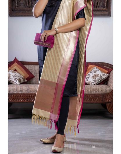 Cream Benarsi Silk Pink Border dupatta