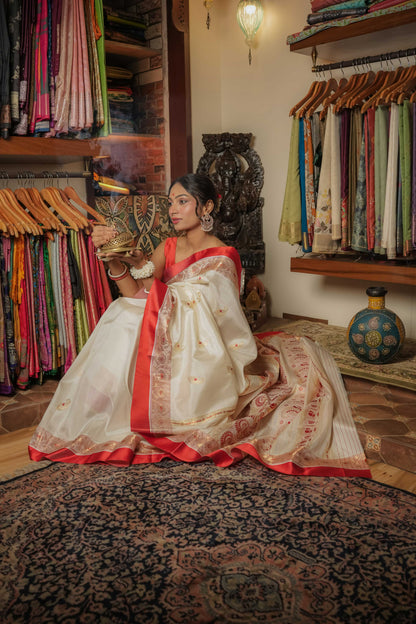 White Traditional Garad (Gorod) Mulberry Silk Saree