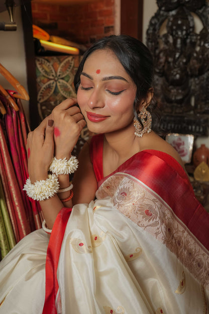 White Traditional Garad (Gorod) Mulberry Silk Saree
