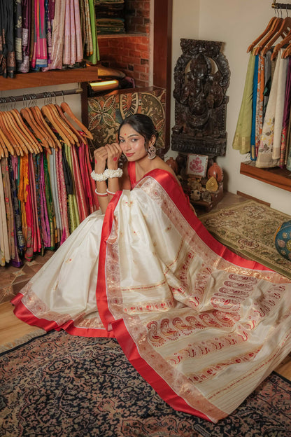 White Traditional Garad (Gorod) Mulberry Silk Saree
