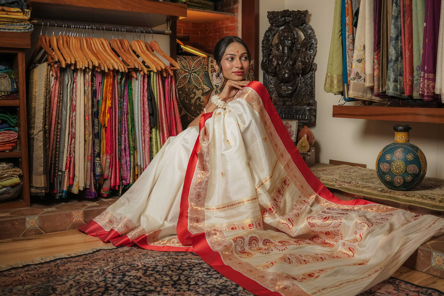 White Traditional Garad (Gorod) Mulberry Silk Saree