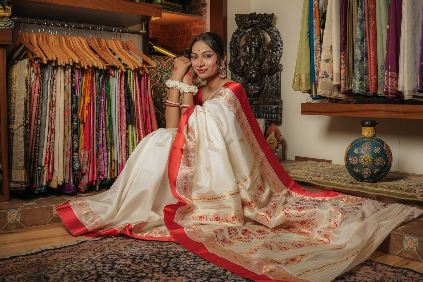 White Traditional Garad (Gorod) Mulberry Silk Saree