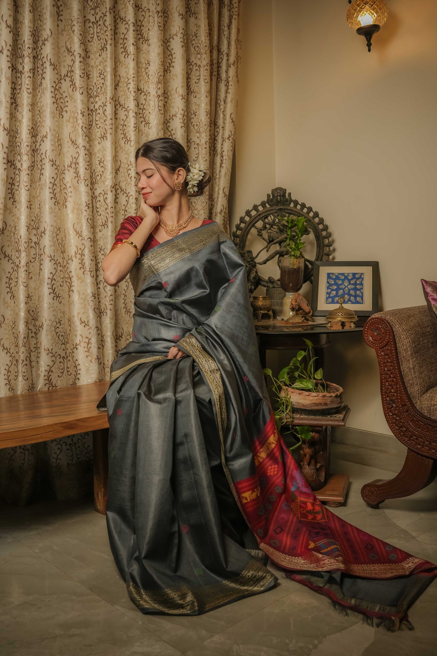 Grey Dolabedi Mulberry Silk Saree