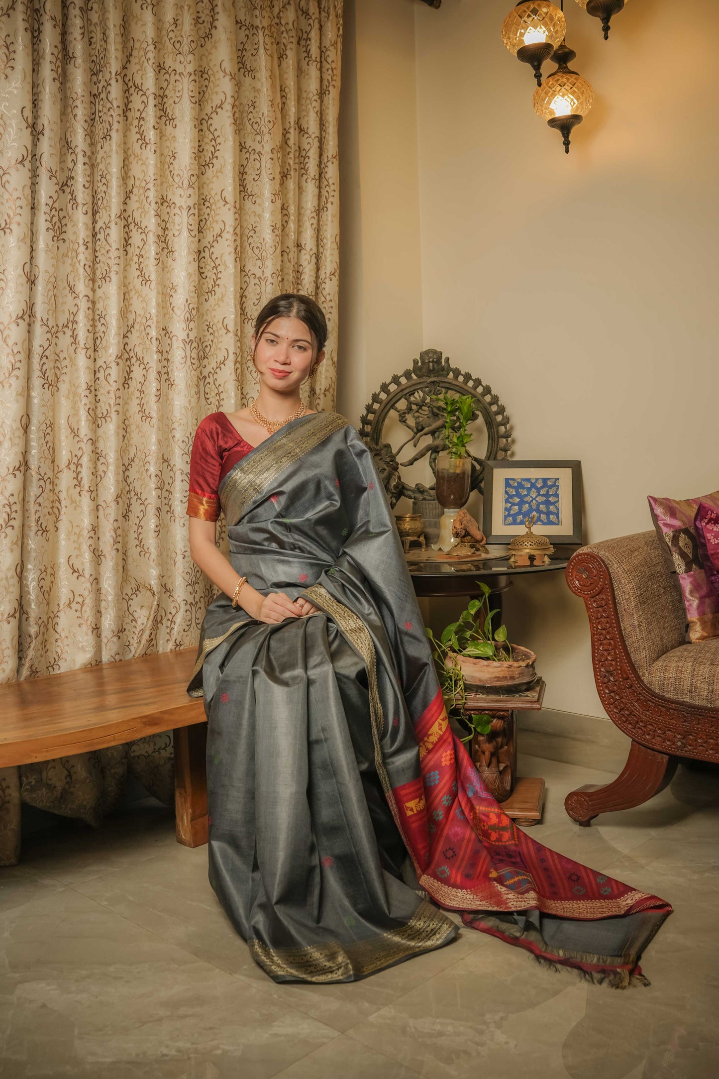 Grey Dolabedi Mulberry Silk Saree
