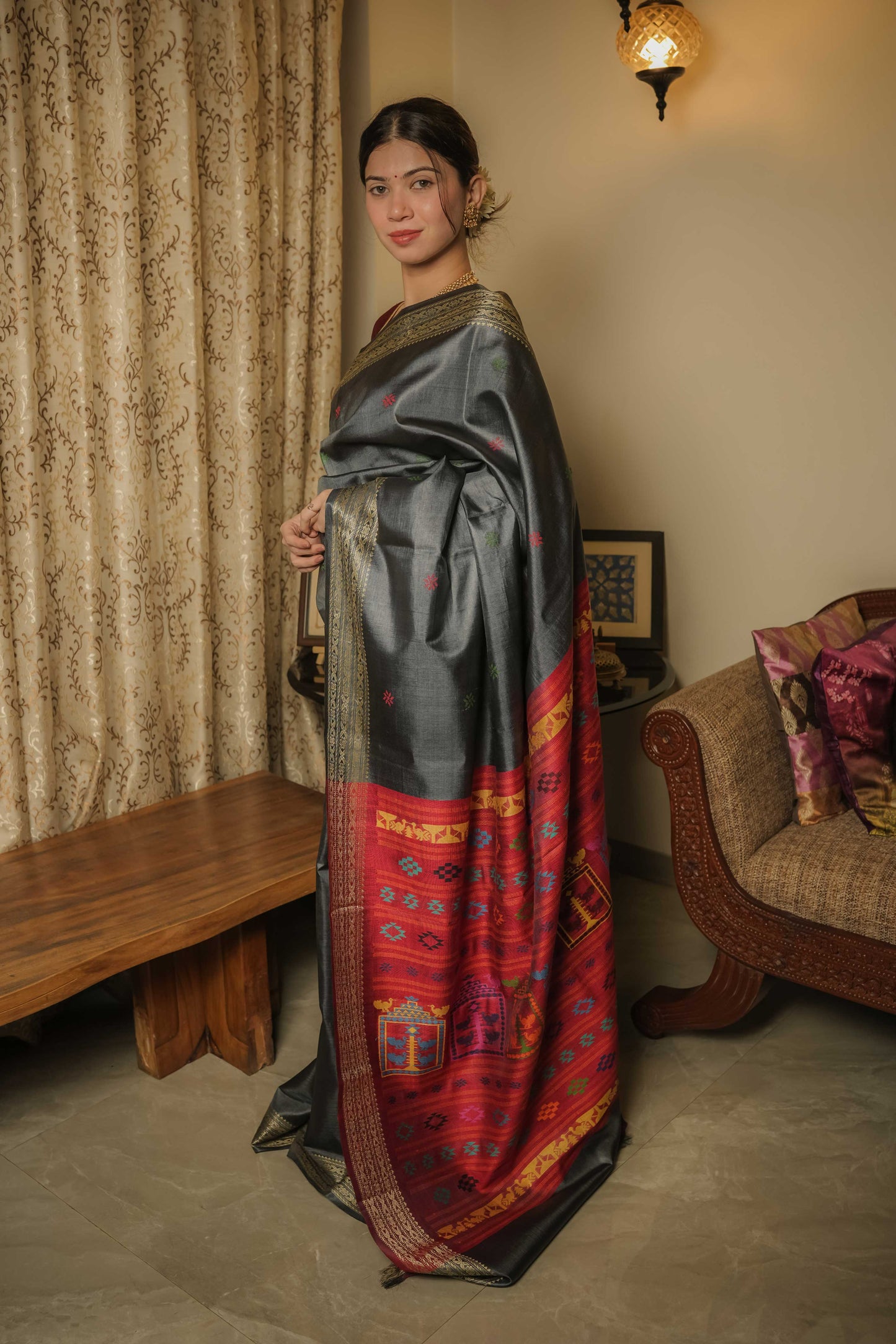 Grey Dolabedi Mulberry Silk Saree
