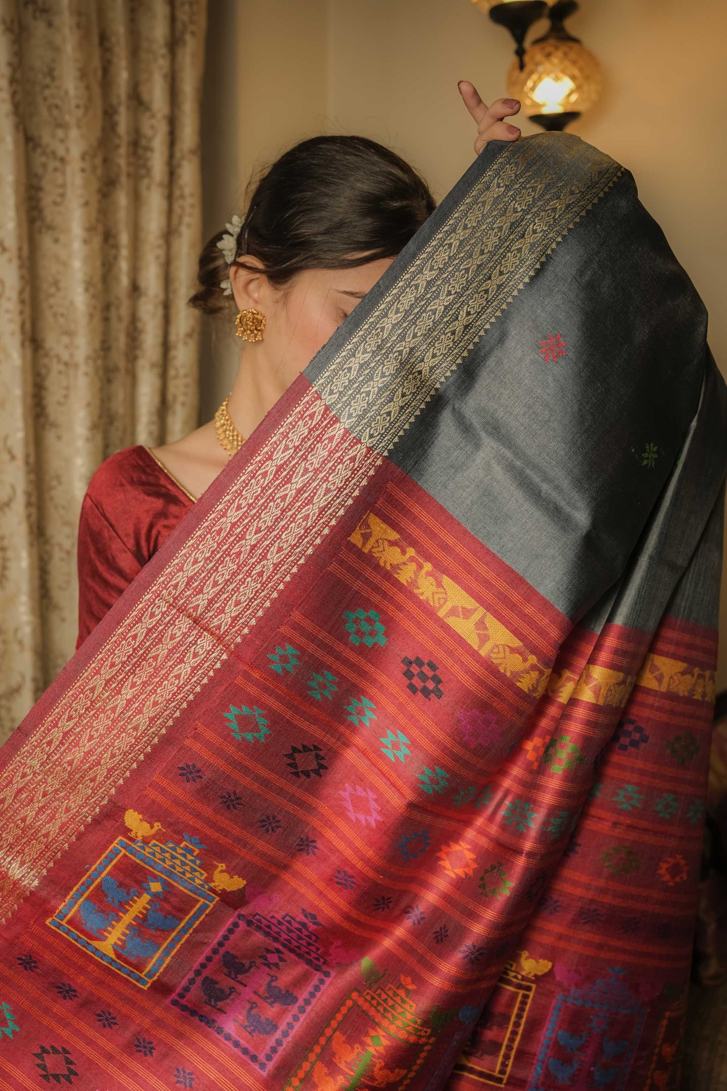 Grey Dolabedi Mulberry Silk Saree
