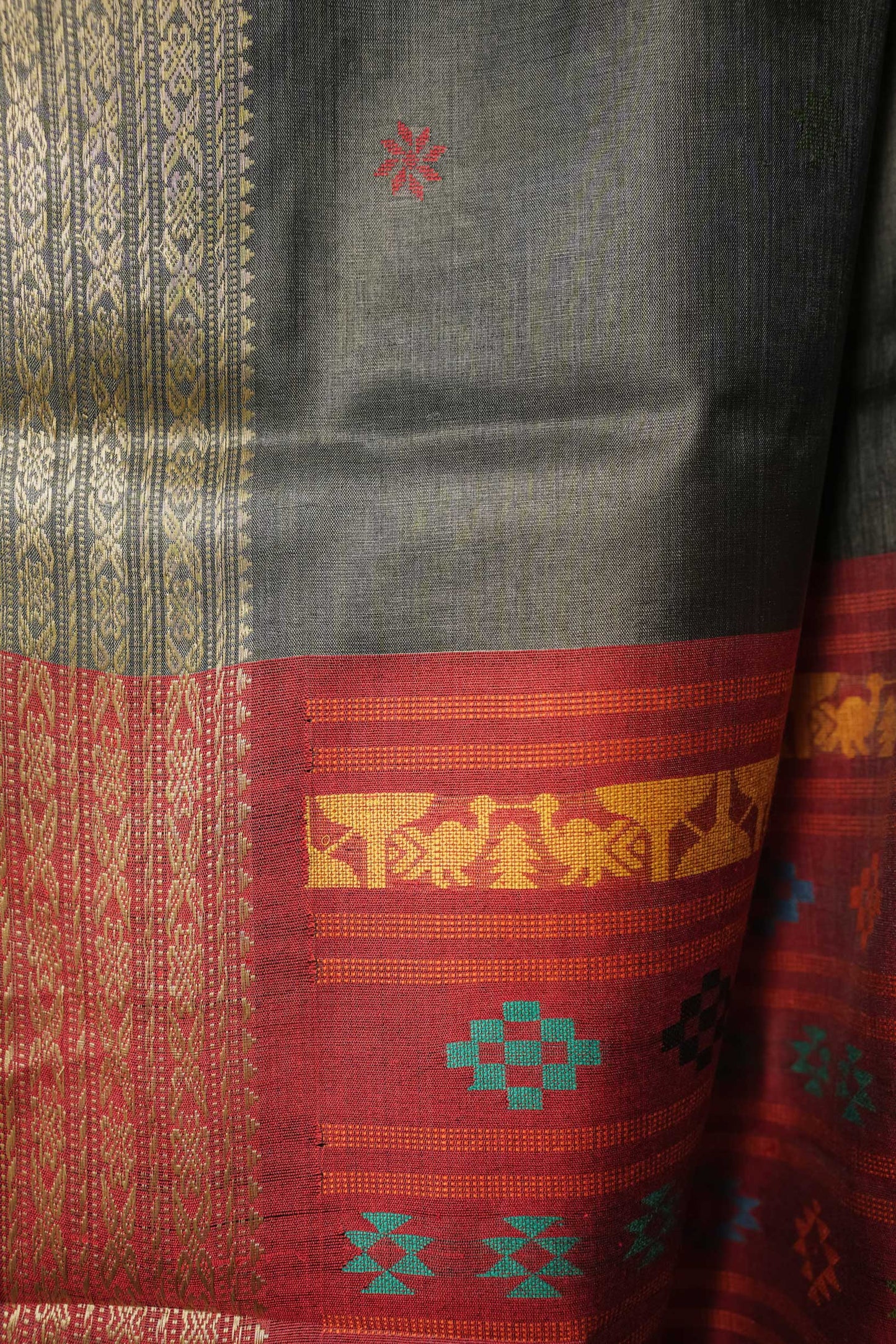 Grey Dolabedi Mulberry Silk Saree