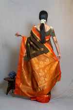 Load image into Gallery viewer, Mehndi Green Gadwal Cotton Saree

