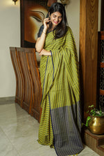 Load image into Gallery viewer, Yellowish Green and Blue Cotton Saree
