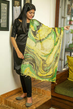 Load image into Gallery viewer, Banana silk stole
