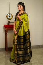 Load image into Gallery viewer, Green Gadwal Cotton Silk Saree

