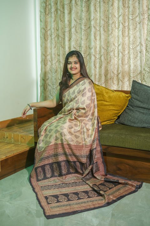 Beige Bagh Print Silk Saree - zameeni