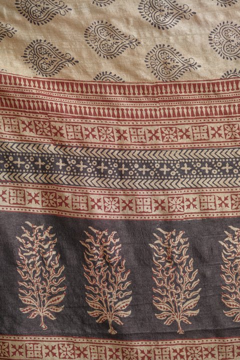 Beige Bagh Print Silk Saree - zameeni