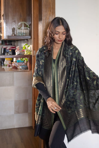 Black, Green & Zari Leaf Jaal Pattern Stole