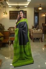 Load image into Gallery viewer, Black and Green Vishnu Puri Silk Saree
